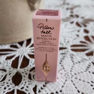 Charlotte Tilbury Pillow Talk Matte Revolution Lipstick - Soft Pink